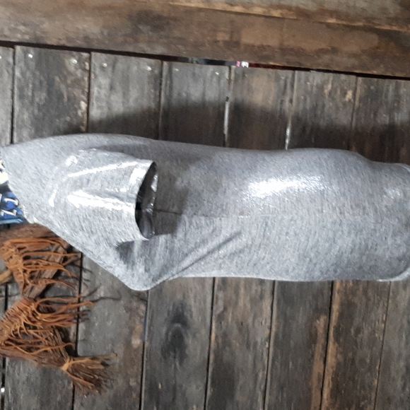 Shining silver v neck top - Picture 4 of 6